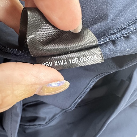 On Running Hybrid Shorts Mens XL Athletic Lightweight Performance Running Gym - Picture 7 of 11